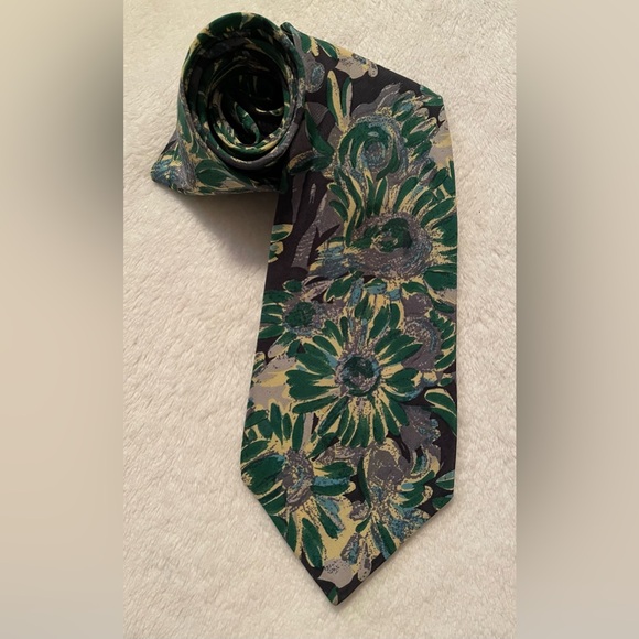Gian Marco Venturi Vintage Silk Floral Green and Gray Tie - Picture 1 of 8